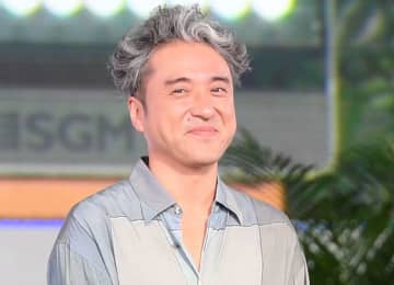 腰を抜かしたムロツヨシ「ゲーム仲間」に大物俳優彼氏を紹介された日を回想「想像してないから『わ～！』」結婚8年、12月に第2子誕生