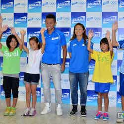 北島選手と澤選手とともに東京五輪が決定し喜んでいる子どもたち