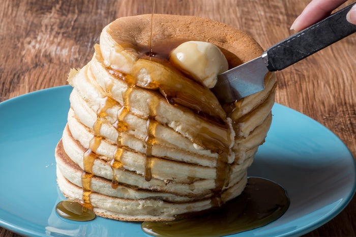 8枚重ねたほわほわミルフィーユパンケーキ／画像提供：サンパーク