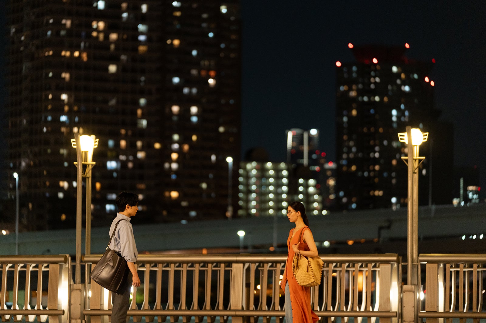 中島健人、新木優子／Netflixシリーズ「SとX」（提供写真）