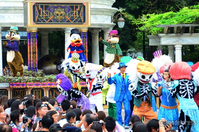 「ニューヨーク・ハロウィーン・フォリーズ」スクルージとギャングのボスチップとデール登場