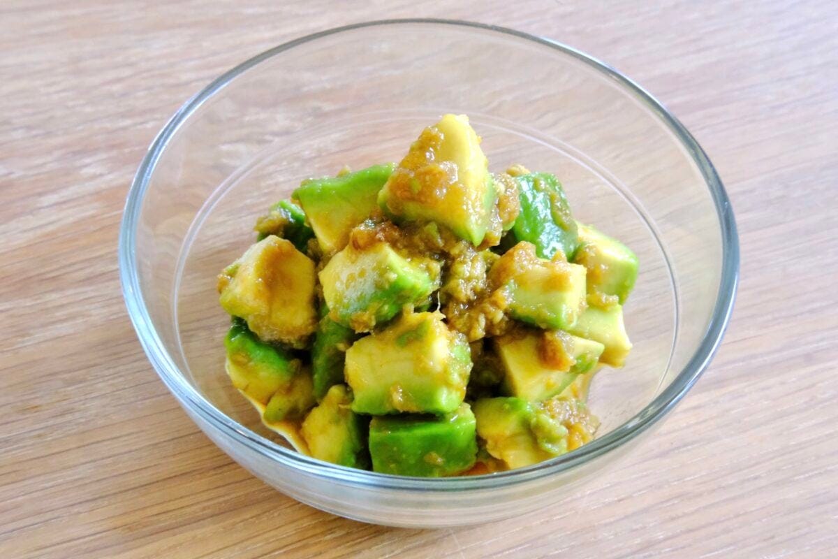 ロバート馬場　アボカド漬け