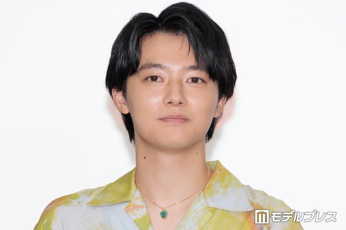 「御上先生」監督、映画「ブルーロック」解禁キャストに反応「激アツだったので全員待てず」“推し活”写真にもファン感激