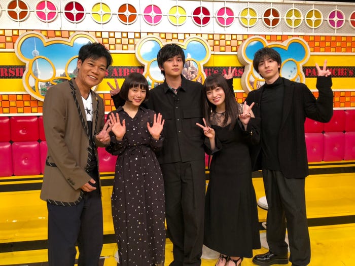 (左から)名倉潤、杉咲花、北村匠海、橋本環奈、高杉真宙 (C)フジテレビ