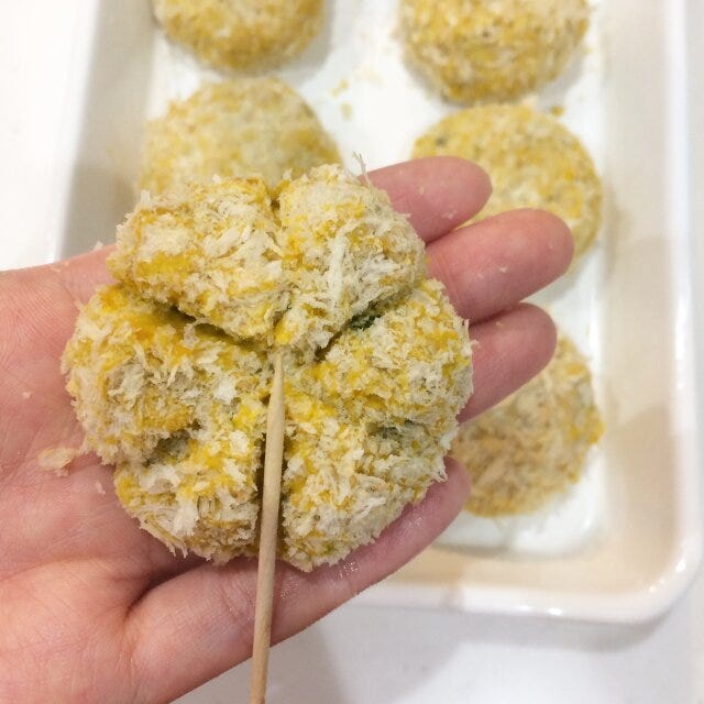 ハロウィンのかぼちゃコロッケ成形