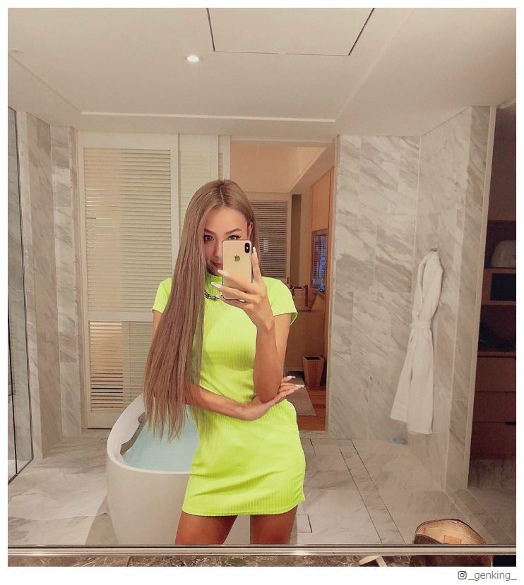 GENKING「FOREVER 21」日本撤退惜しむ “SALEで500円”ミニワンピ着こなす