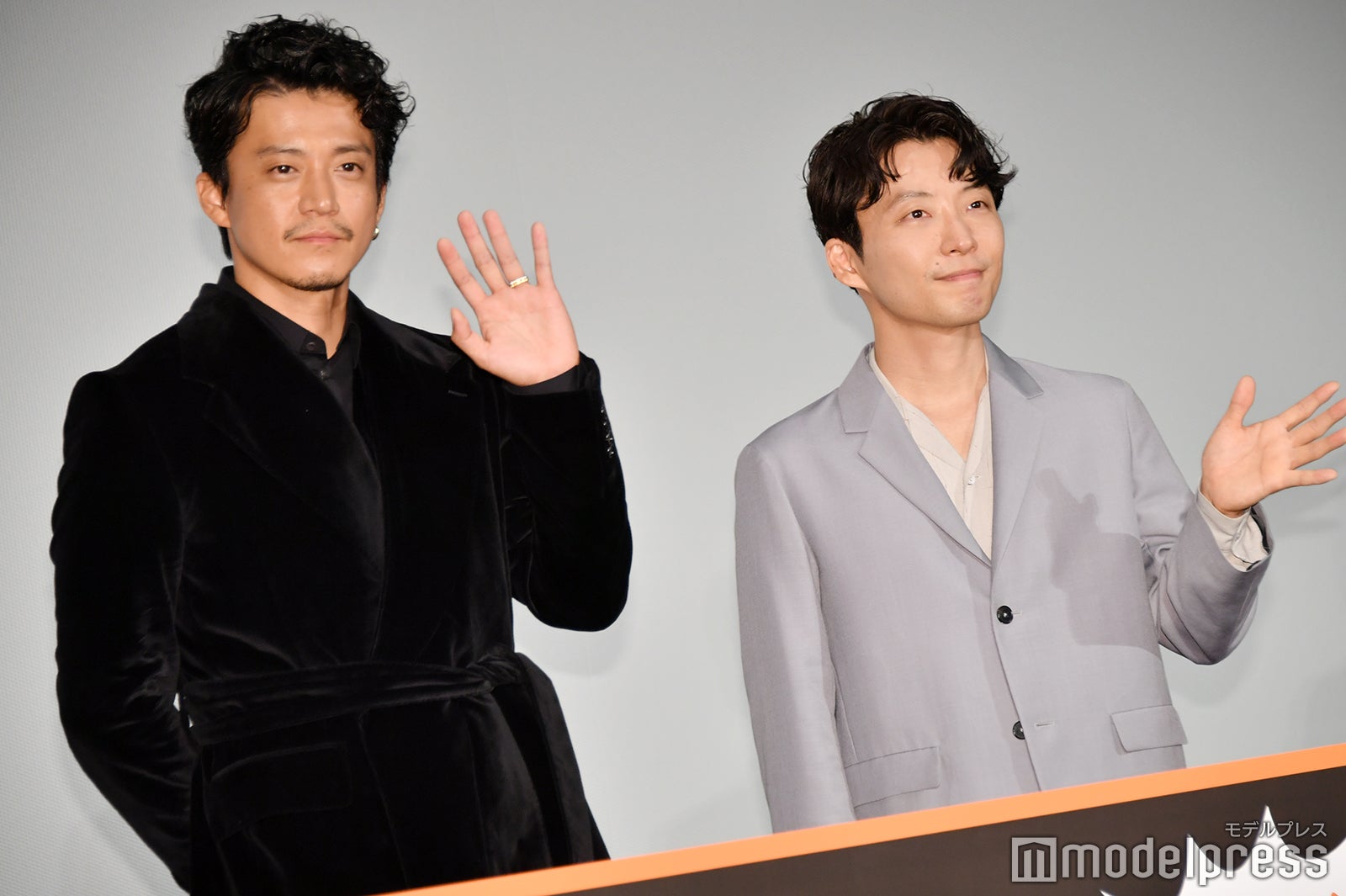 小栗旬、星野源（C）モデルプレス