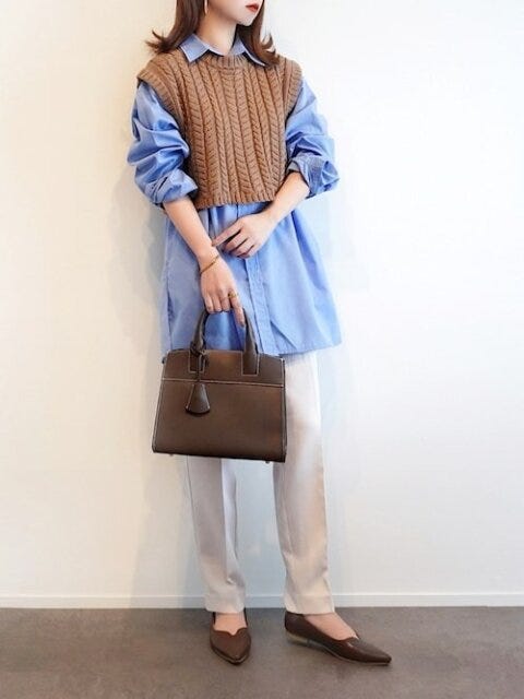 ベスト　コーデ　秋