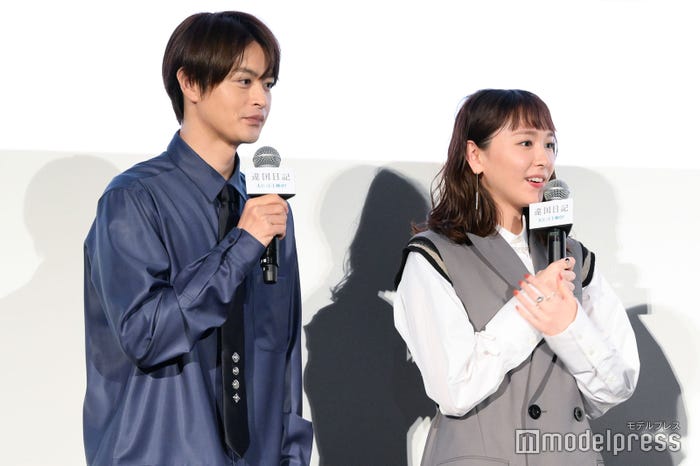 瀬戸康史、新垣結衣(C)モデルプレス