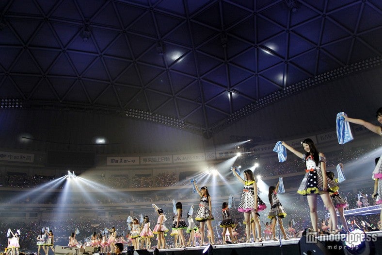 「AKB48 2013 真夏のドームツアー～まだまだ、やらなきゃいけないことがある～」ナゴヤドーム公演初日より（C）AKS