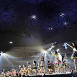 「AKB48 2013 真夏のドームツアー~まだまだ、やらなきゃいけないことがある~」ナゴヤドーム公演初日より(C)AKS
