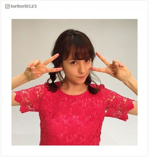トリンドル玲奈、三つ編み×ピースに絶賛「可愛いの頂点」「正統派美女」