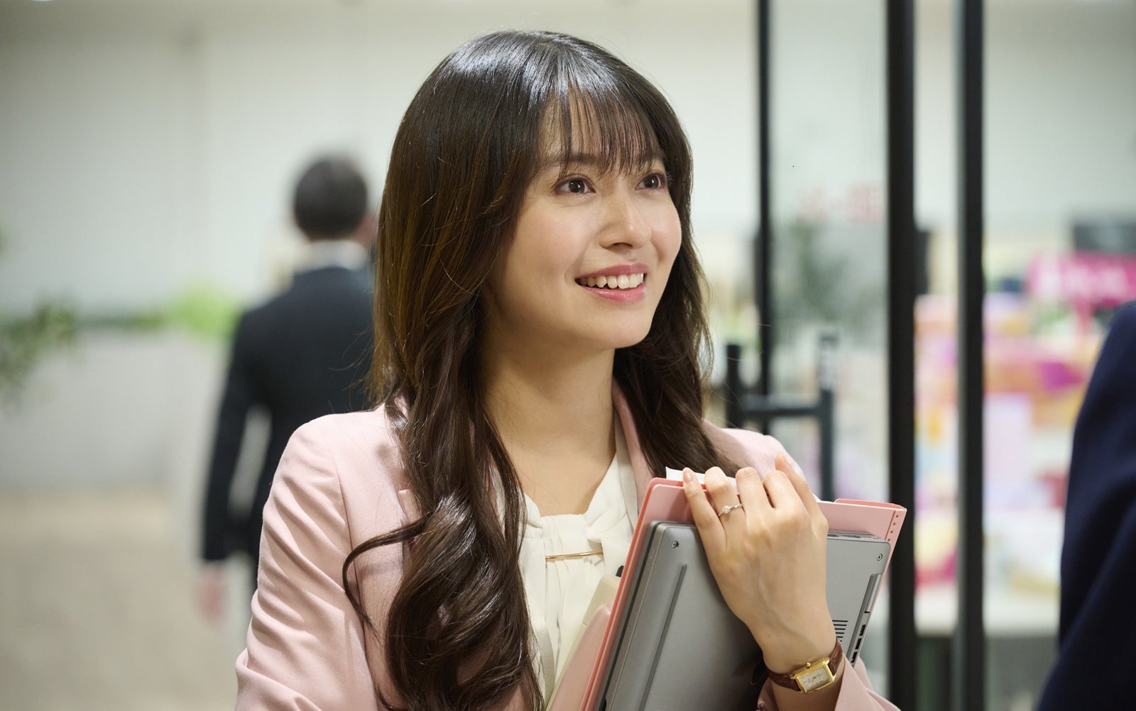 田辺桃子「きみは面倒な婚約者」第1話より（C）椎野翠・兎山もなか／白泉社（Love Jossie）／テレビ朝日