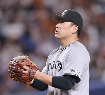 巨人まさか走塁妨害で追加点献上 挟殺プレーで田中将が三走・田中幹也と接触 解説「プロじゃない」→痛恨プレーをきっかけに田中将は今季ワースト4失点