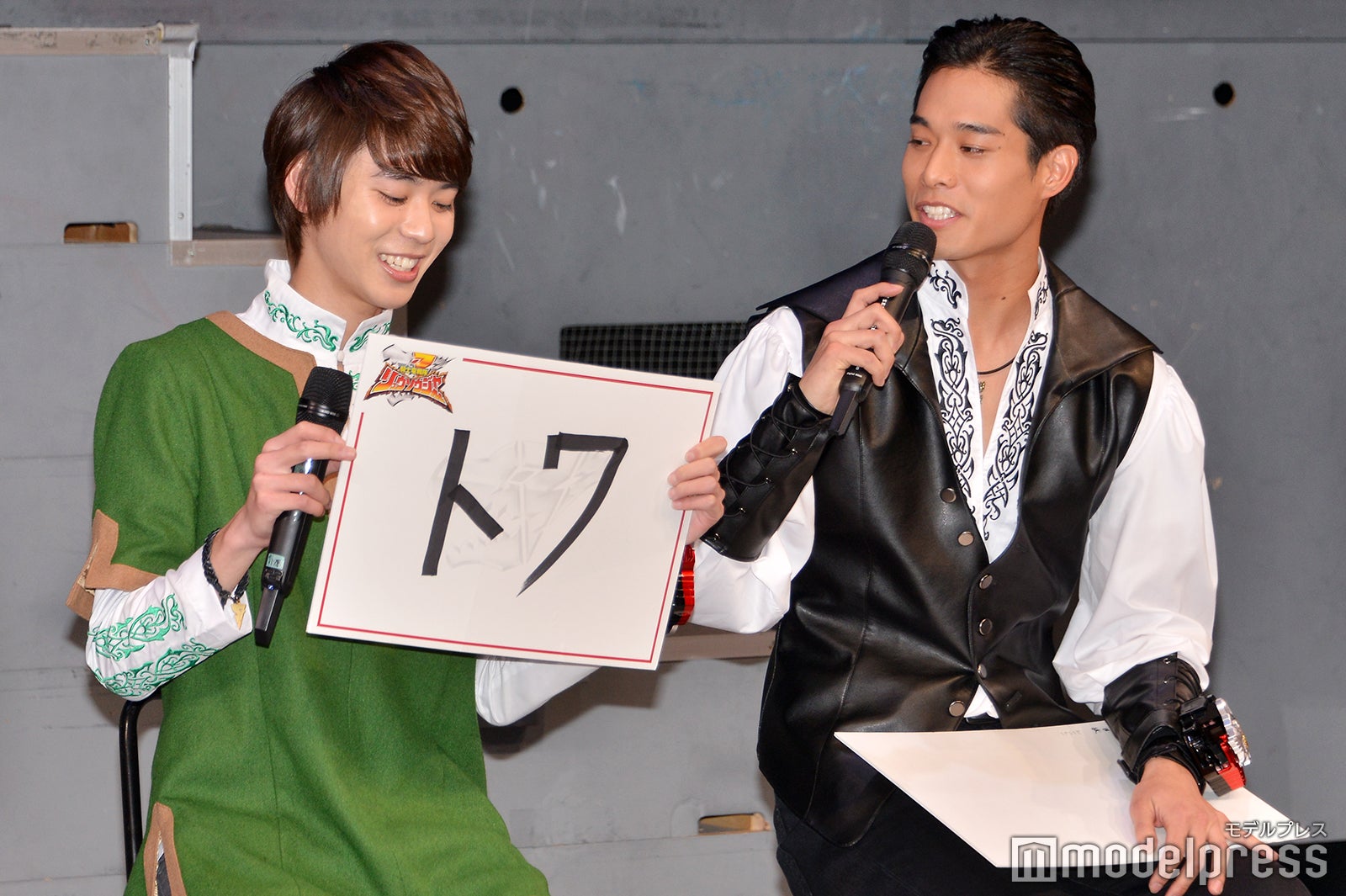 兄弟役を演じる小原唯和、岸田タツヤ（C）モデルプレス