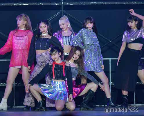 「Popteen」発ガールズユニット・MAGICOUR、初「関コレ」でキレキレパフォーマンス