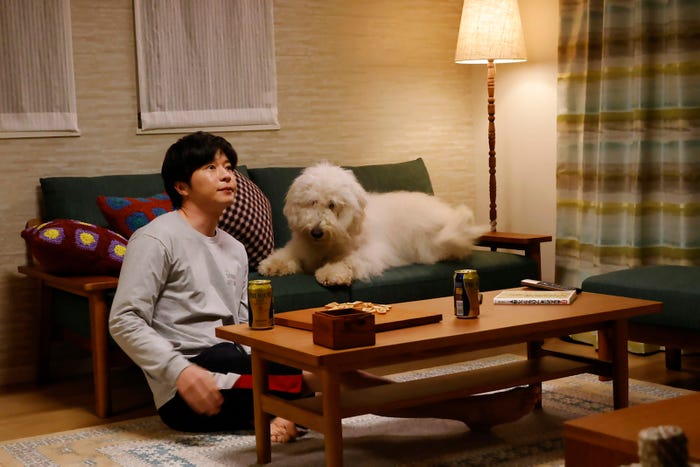 田中圭、ベック(C)2022「ハウ」製作委員会