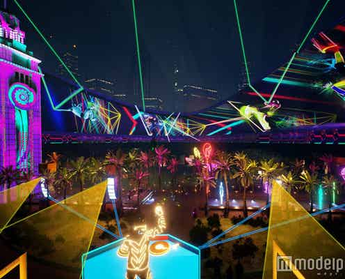 香港で幻想的なレーザー&ド派手DJプレイ 音と光のショーがパワーアップ