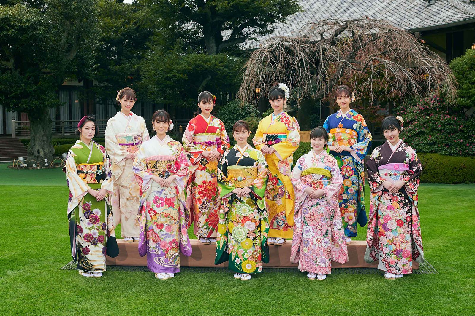 （下段写真左より）吉本実憂、高橋ひかる、小芝風花、本田紗来、本田望結（上段写真左より）宮本茉由、井頭愛海、井本彩花、尾碕真花（提供写真）