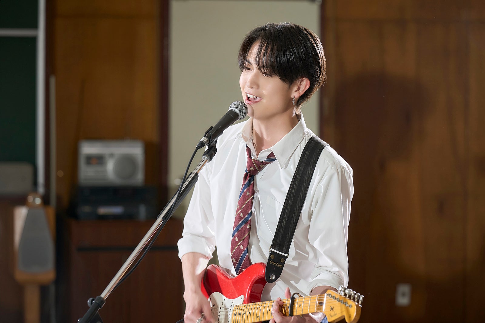 綱啓永（C）映画「女神降臨」製作委員会