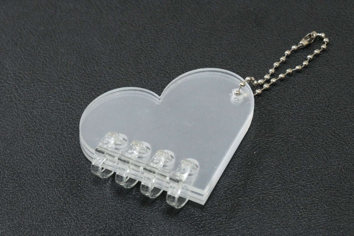 セリアのバインダーアルバムキーホルダー