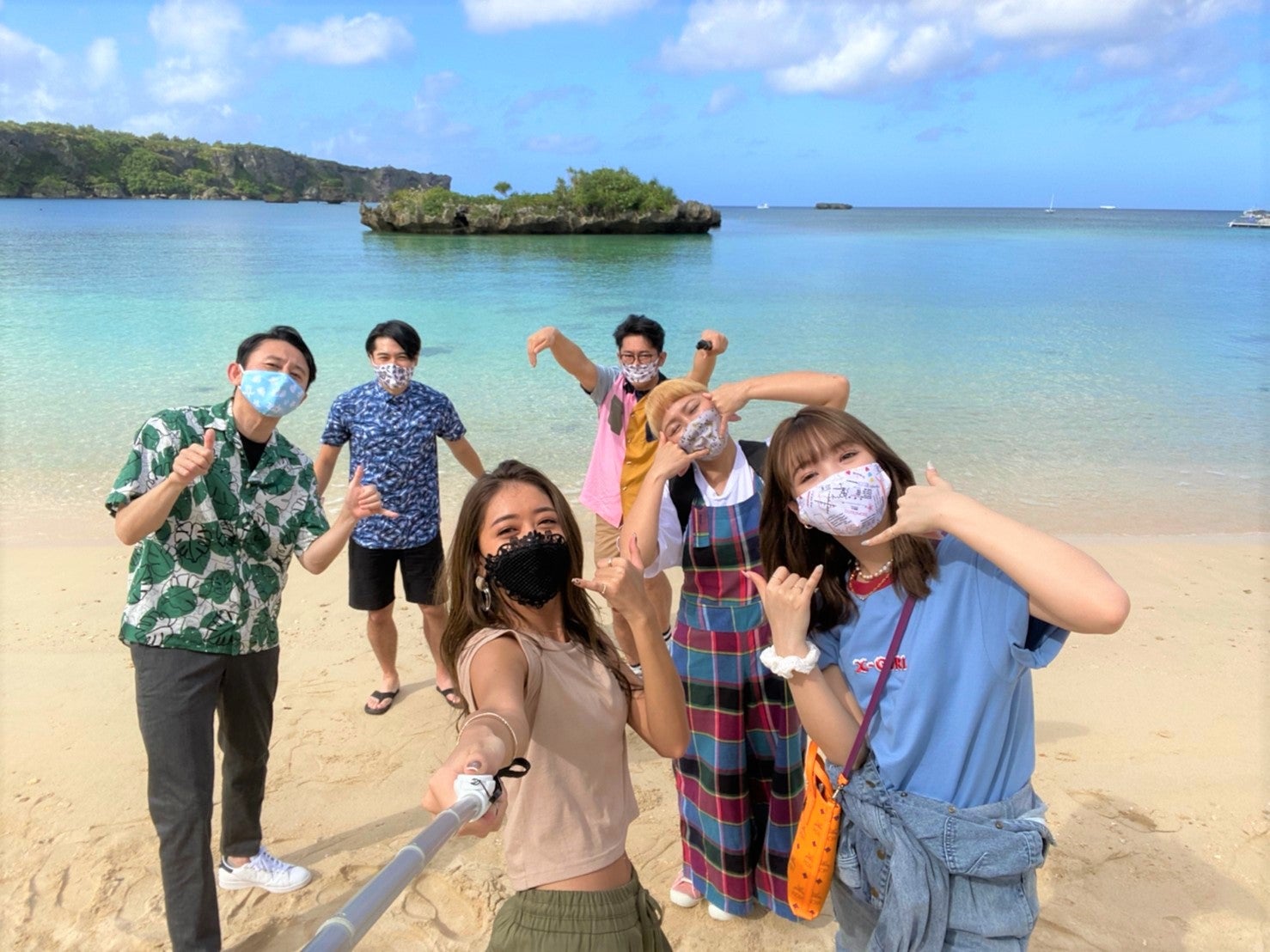 （左下から時計回りに）有吉弘行、吉村崇、ビビる大木、丸山桂里奈、藤田ニコル、みちょぱ （C）フジテレビ