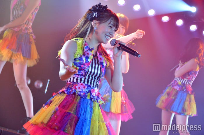 小嶋真子/井上ヨシマサ「神曲縛り」公演(C)モデルプレス