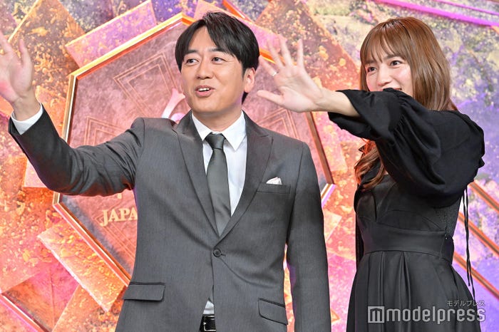 安住紳一郎アナ、川口春奈(C)モデルプレス