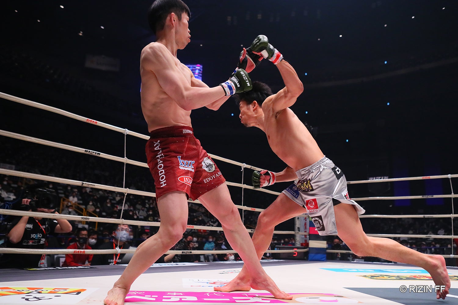 弥益ドミネーター聡志、朝倉未来（C）RIZIN FF