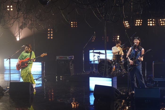 SHISHAMO「MUSIC BLOOD」(C)日本テレビ