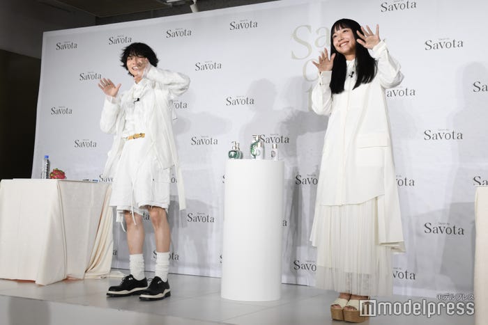 山下幸輝考案ダンスを踊る山下幸輝、山之内すず(C)モデルプレス