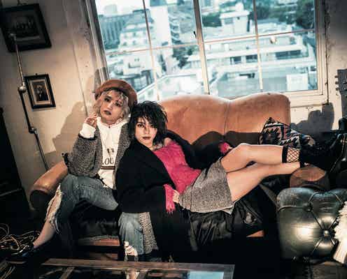 E-girls・YURINO&SAYAKAがお手本 男子よりかっこいい女子モテ“ガールズクラッシュ”がトレンド