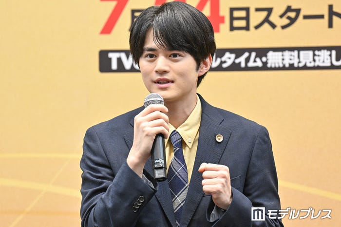 鈴鹿央士(C)モデルプレス