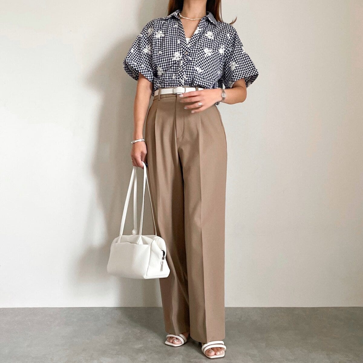 ZARA 刺繍チェックシャツ ZARA 刺繍チェックシャツ ベージュワイドパンツの大人っぽコーデ