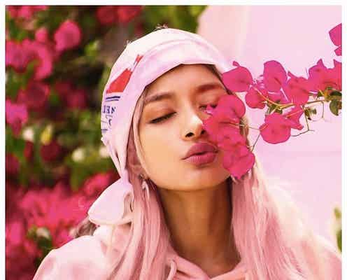 ローラのピンクヘアに絶賛の声相次ぐ「可愛すぎ」「めちゃくちゃ似合う」