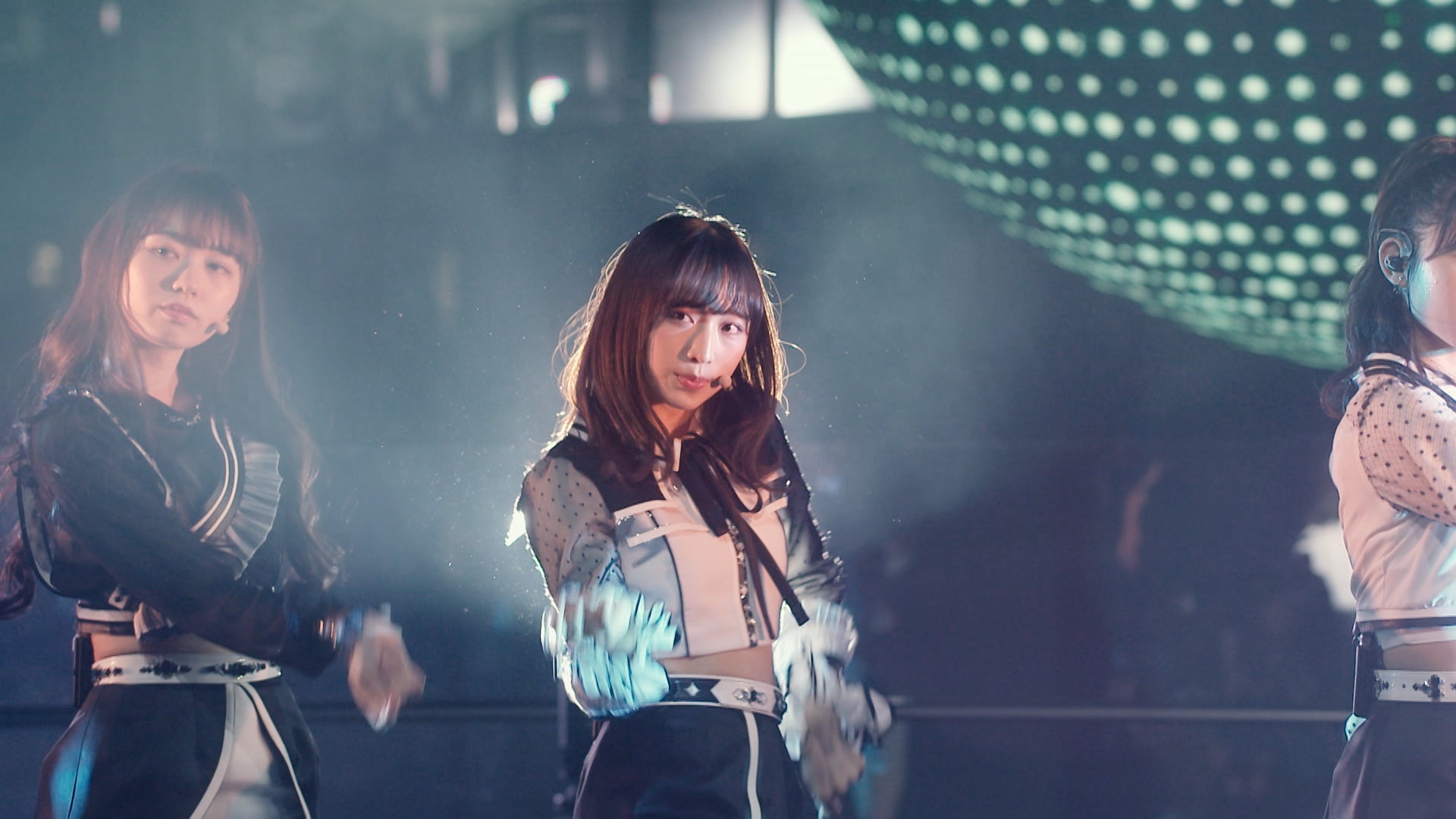 画像4/13) AKB48新時代ユニット「IxR」美脚披露 本格XRで初