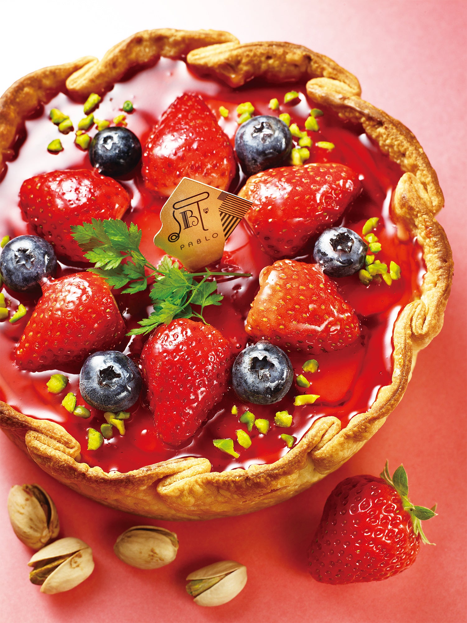 いちごとピスタチオのチーズタルト／画像提供： PABLO（パブロ）