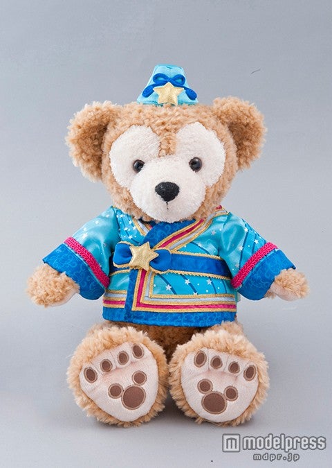 彦星のような衣装、ぬいぐるみ（S）は別売り（C）Disney