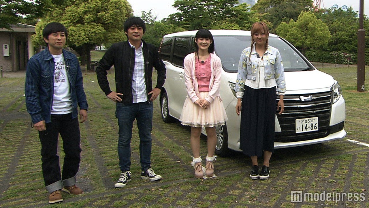 （右から）菊地亜美、嗣永桃子、フルーツポンチ（C）テレビ東京