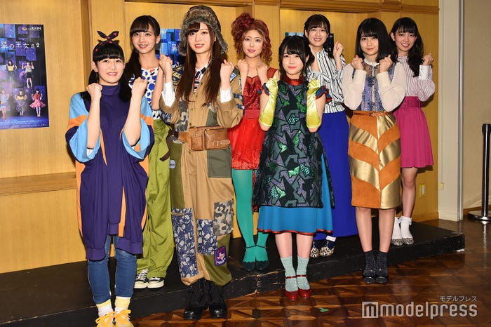 (前列左から)向井葉月、梅澤美波、伊藤理々杏、中村麗乃(後列左から)佐藤楓、岩本蓮加、吉田綾乃クリスティー、阪口珠美(C)モデルプレス