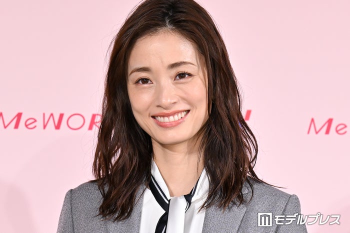 上戸彩、“守りたくなる”共演女優を絶賛「フェロモンがムンムン」「コロっといっちゃう」