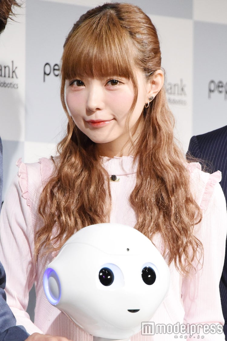 画像2 3 益若つばさ 黒髪ロングで雰囲気ガラリ 艶がある 色っぽい の声 モデルプレス