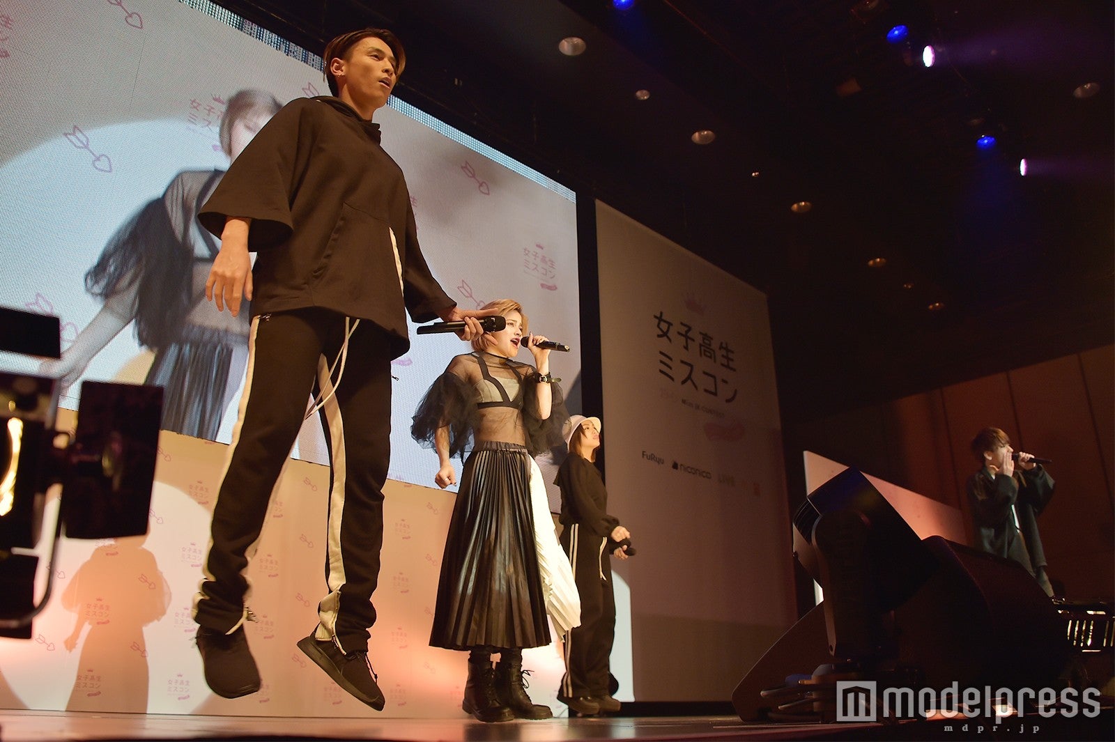 lol （C）モデルプレス