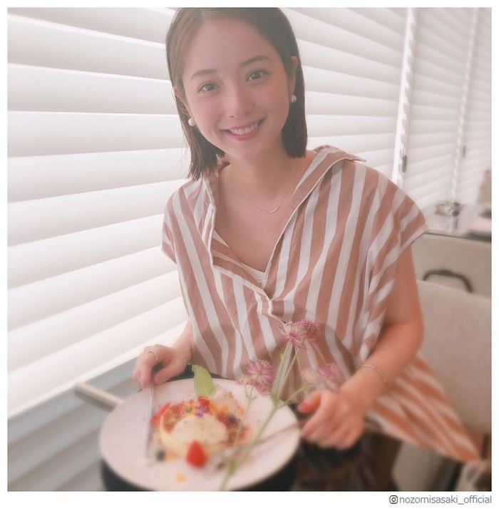 佐々木希、デコ出しも美しい アレンジ自在“希ボブ”に「真似したい」の声相次ぐ モデルプレス