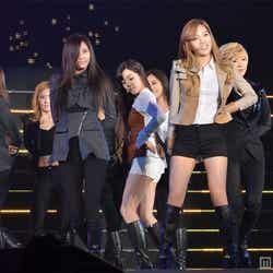 「Kiss」でパフォーマンスした少女時代