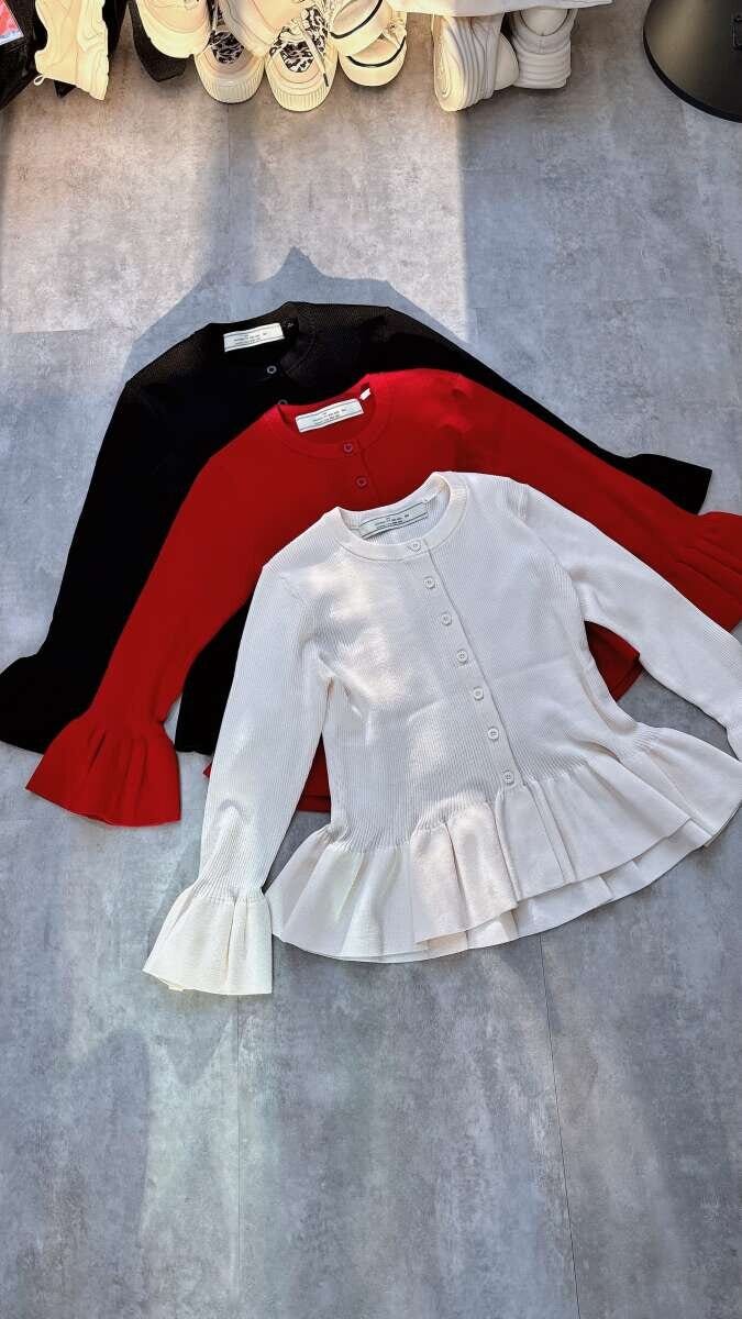 GUのリブフリルカーディガン