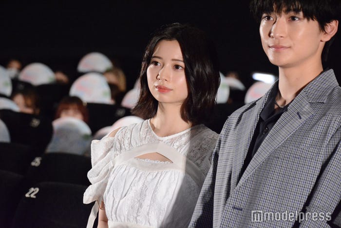 (左から)桜田ひより、高橋文哉(C)モデルプレス