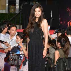 (左から)アンジェリーナ・ジョリー、ブラッド・ピット、篠原涼子