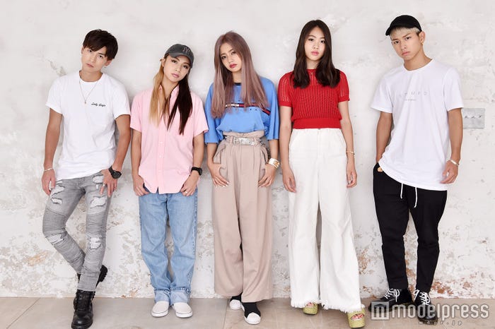 lol(左から)直人、honoka、hibiki、moca、友祐(C)モデルプレス