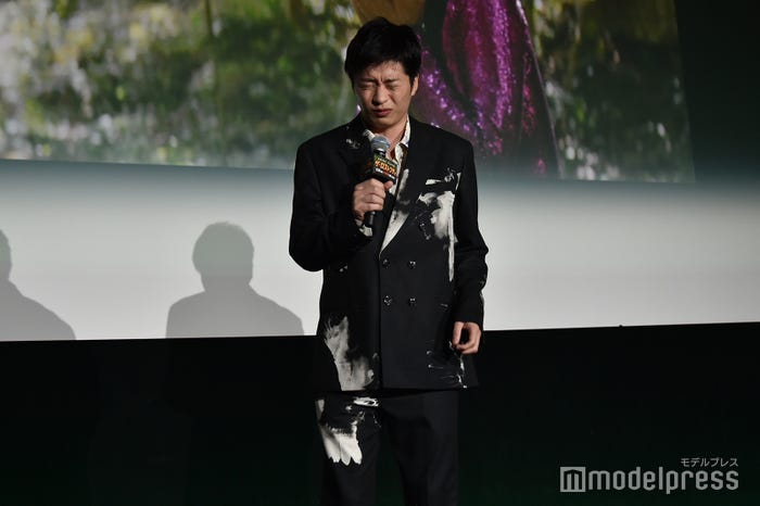 「おならが出ちゃった」を表現する田中圭(C)モデルプレス